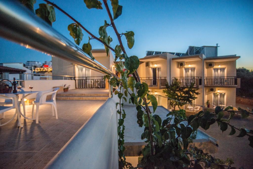 Belvedere Agia Marina エクステリア 写真