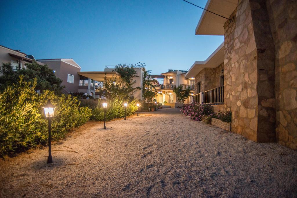 Belvedere Agia Marina エクステリア 写真